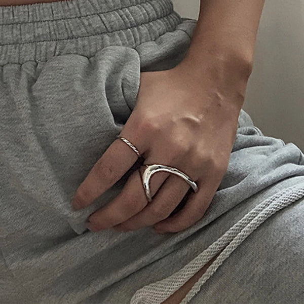 Two-finger Irregular Geometric Rings