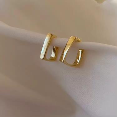 Gold square earring